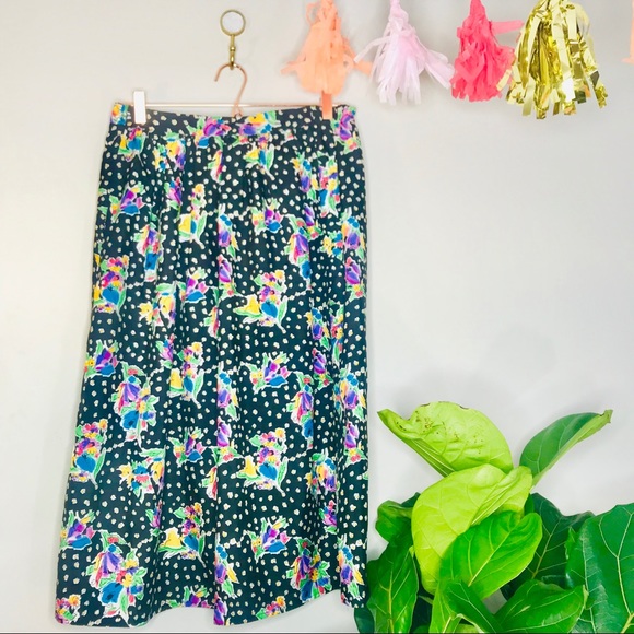 Vintage Dresses & Skirts - VTG Retro High Waisted Midi Length Floral Skirt